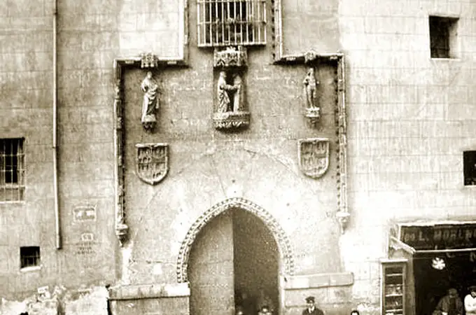 La puerta del hospital de La Latina, que pintó Sorolla, y acabó en la Ciudad Universitaria de Madrid