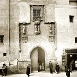 Puerta del Hospital de La Latina