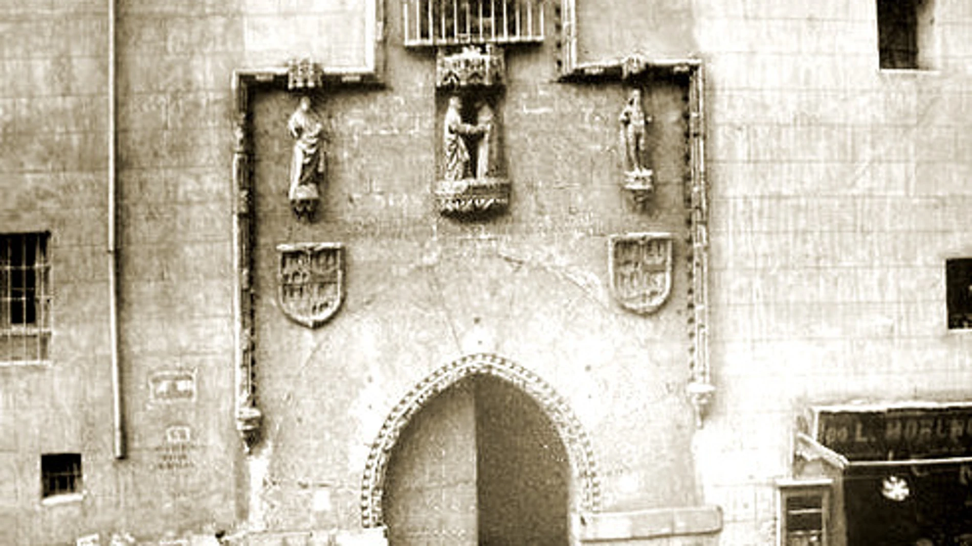 Puerta del Hospital de La Latina