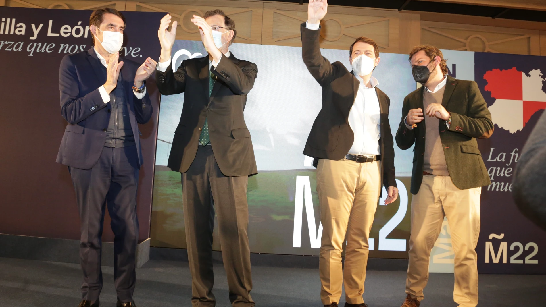 De izquierda a derecha: Suárez-Quiñones, Mariano Rajoy, Fernández Mañueco y Javier Santiago
