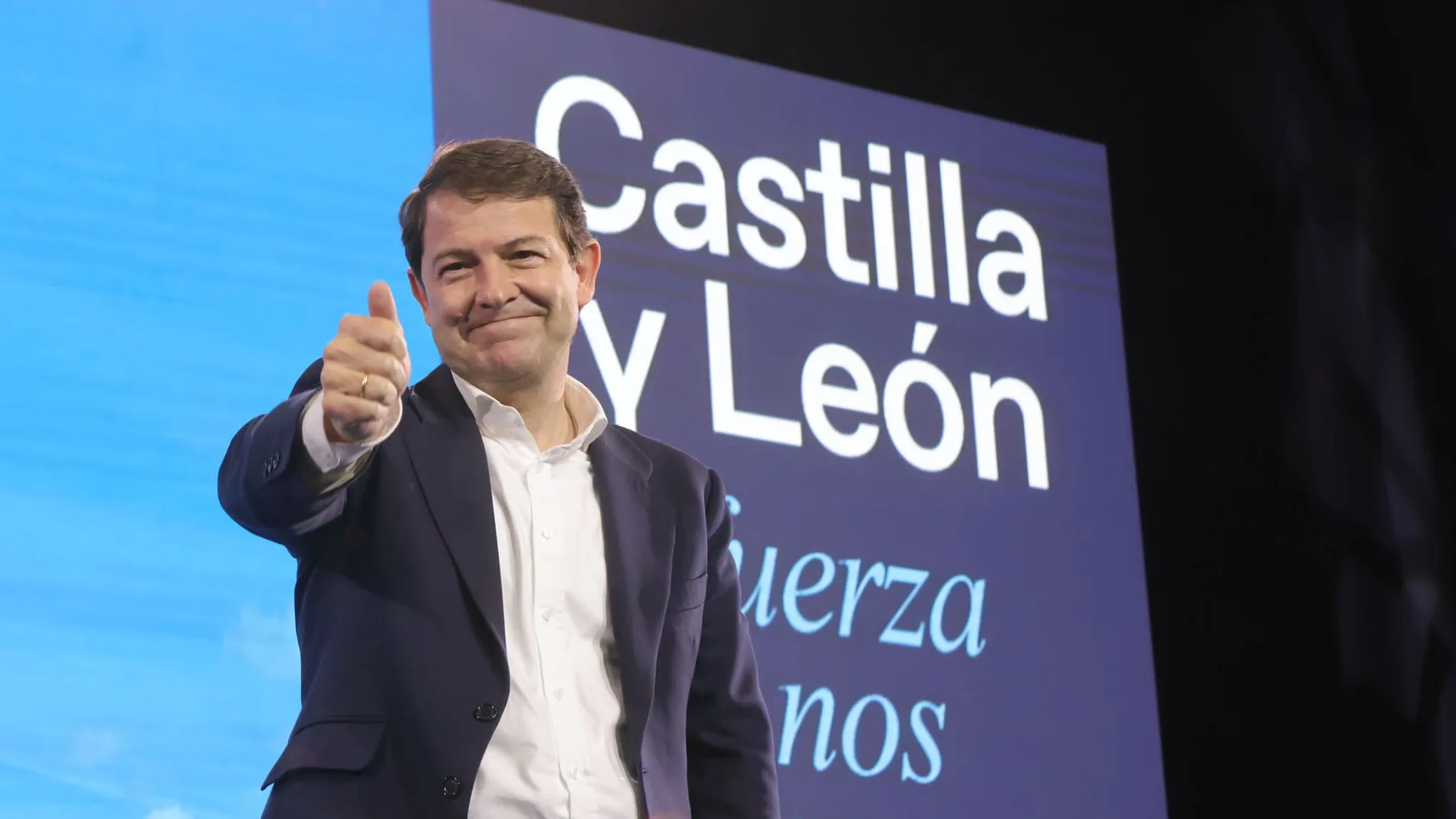 El candidato del PP, Alfonso Fernández Mañueco, cierra la campaña en Valladolid