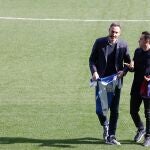 Vicente Moreno y Xavi, los entrenadores del Espanyol y el Barcelona