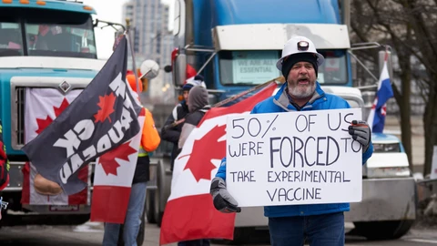 Camioneros canadienses bloquean el centro de Ottawa