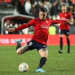 Chimy Avila of Osasuna in action during the Spanish League, La Liga Santander, football match played between Rayo Vallecano and CA Osasuna at Vallecas stadium on February 12, 2022, in Madrid, Spain. AFP7 12/02/2022 ONLY FOR USE IN SPAIN
