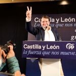El presidente de la Junta de Castilla y León y candidato del PP a la reelección, Alfonso Fernández Mañueco, tras ganar las elecciones del pasado 13 de febrero