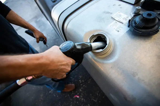 Los transportistas vuelven a la carga: exigen recuperar los 20 céntimos de bonificación del combustible por el subidón del precio