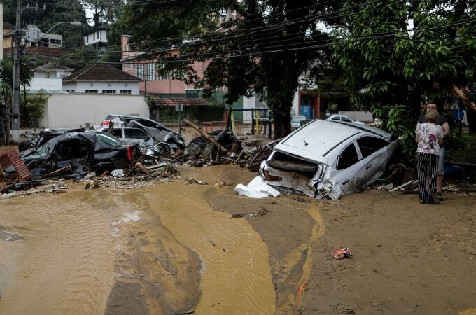 Vista hoy de los daños ocasionados por las fuertes lluvias que afectan la ciudad de Petrópolis (Brasil)