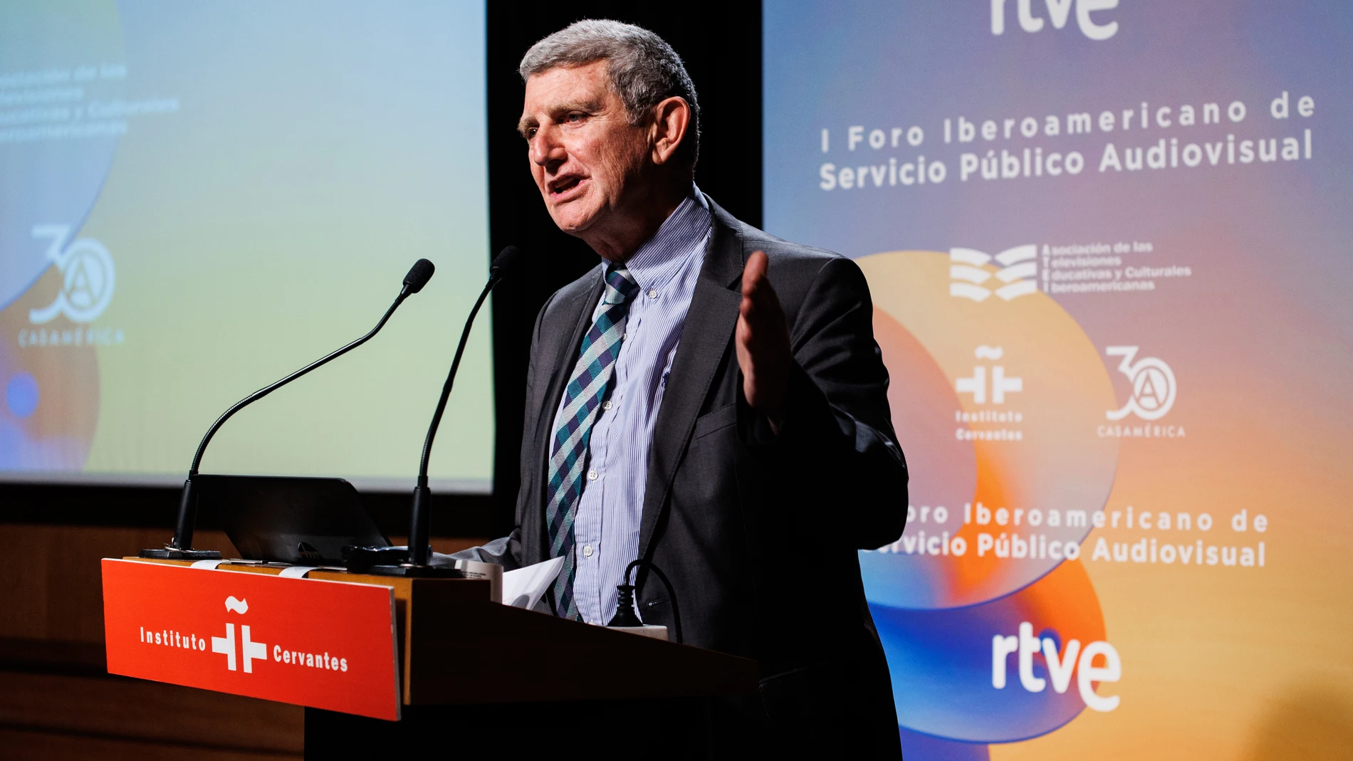 El presidente de RTVE, José Manuel Pérez Tornero, interviene en la clausura del I Foro Iberoamericano de Servicio Público Audiovisual, en el Instituto Cervantes