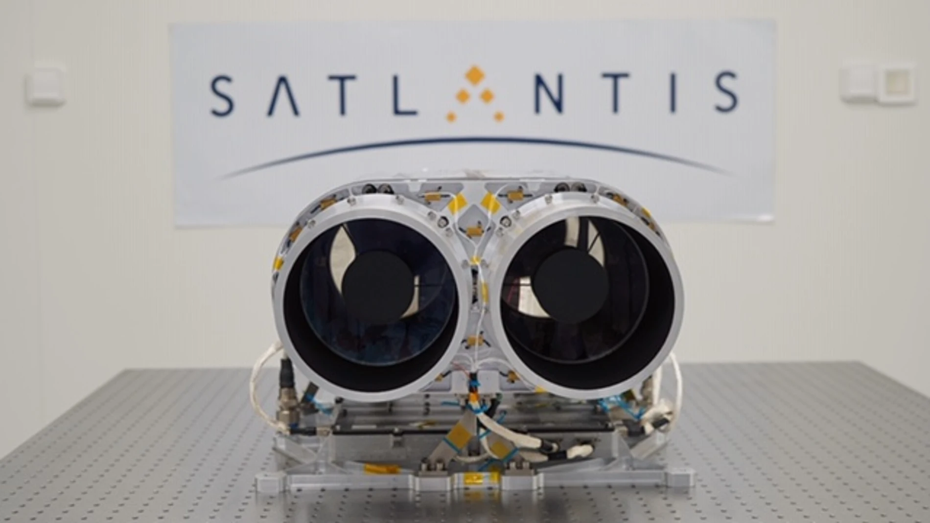 La iSIM-170 fue la primera cámara de Satlantis transportada a la Estación Espacial Internacional en 2020.
