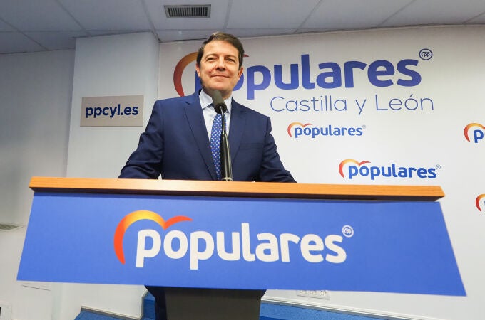 El presidente del PP y de la Junta de Castilla y León en funciones, Alfonso Fernández Mañueco, ofrece una rueda de prensa en Valladolid