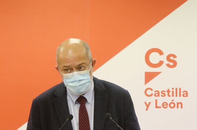 El procurador electo por la provincia de Valladolid, Francisco Igea, ofrece una rueda de prensa