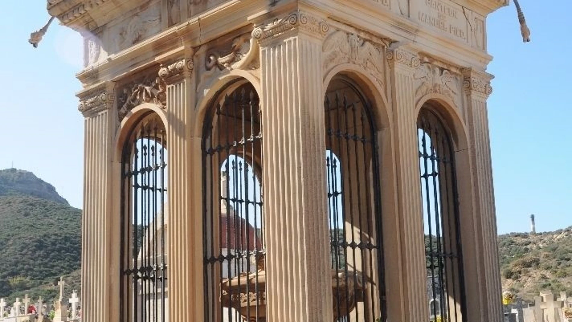 Panteón de Manuel Picó y Juan Crespo, en Cartagena, uno de los monumentos que ha ingresado en la lista roja del patrimonio de Hispania Nostra