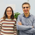 La primera autora del trabajo, Dr. Margalida Rosselló-Tortella, con el director de la investigación, Dr. Manel Esteller.