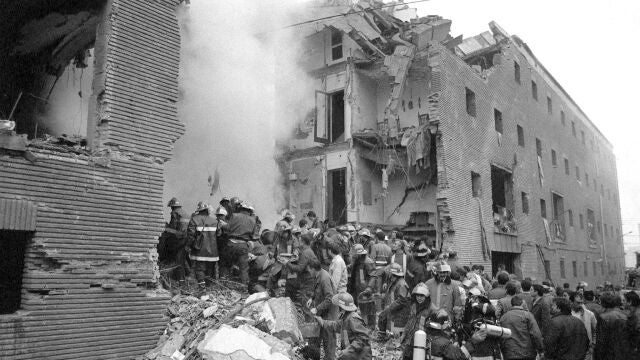 Atentado contra la casa cuartel de la Guardia Civil en Zaragoza el 11 de diciembre de 1987, en el que once personas (seis menores) fueron asesinadas
