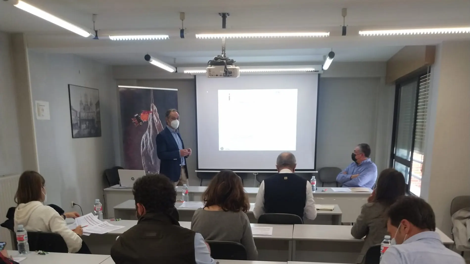 Encuentro celebrado en la sede la IGP "Cecina de León"