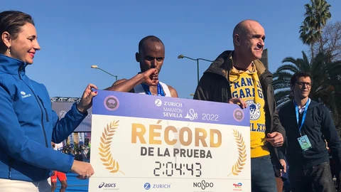 Adeladlew Mamo logró el récord del maratón de Sevilla