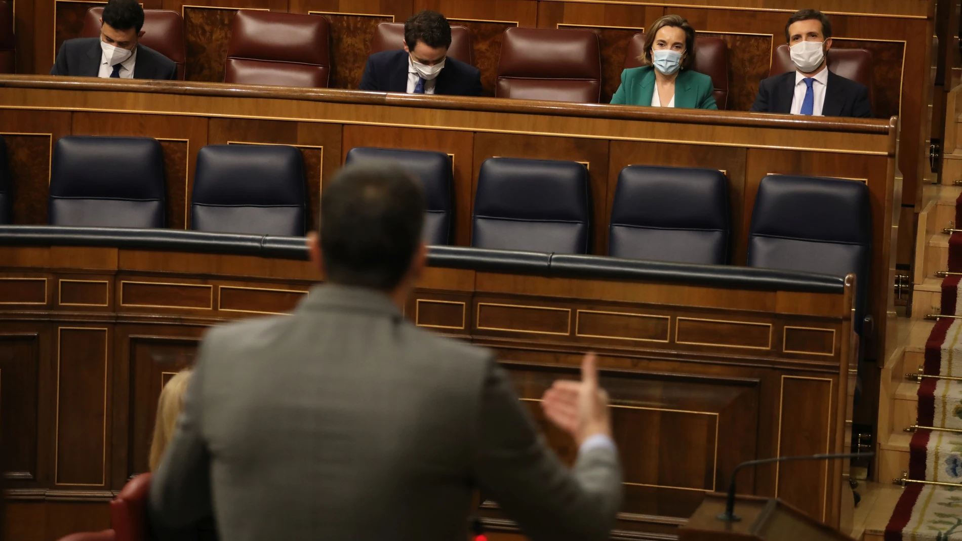 Pedro Sánchez y Pablo Casado en una sesión de control al Gobierno