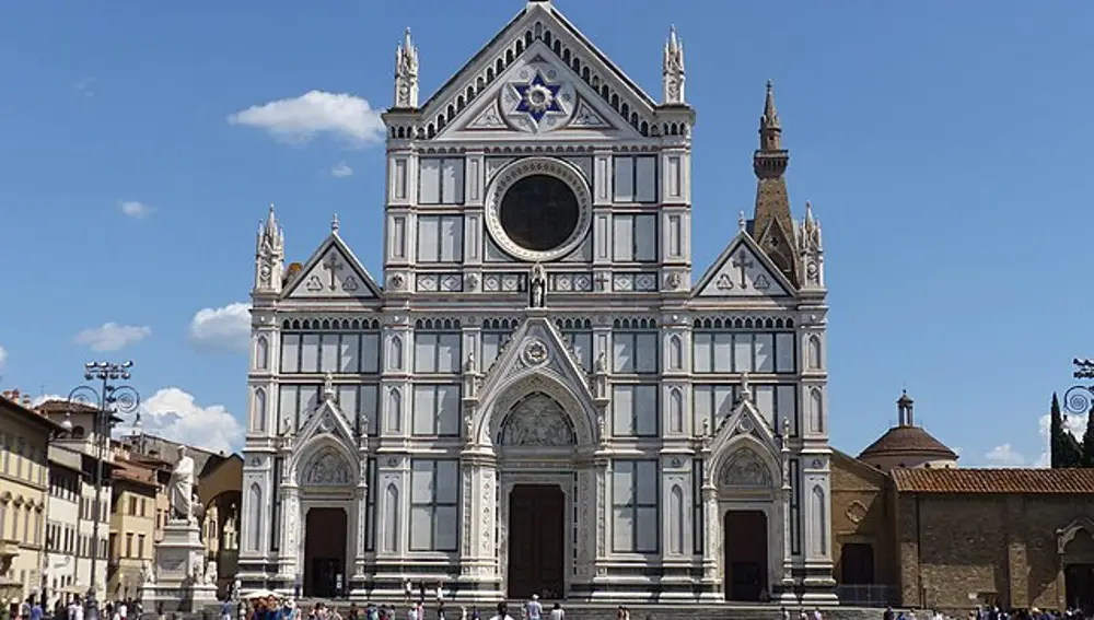 Fachada de la Basílica de Santa Croce (Florencia) | Fuente: commons.wikimedia.org