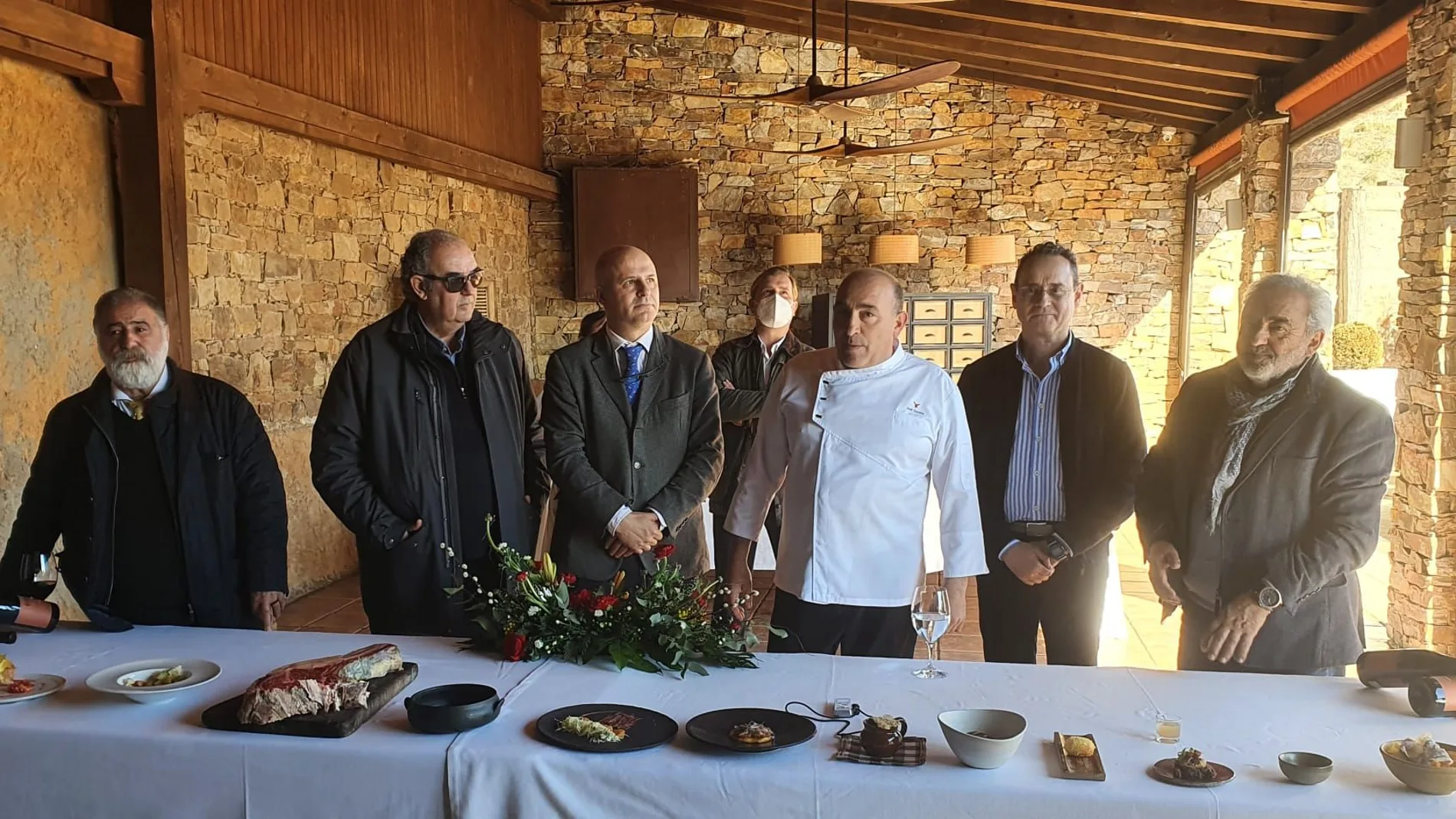 El viceconsejero Jorge Llorente inaugura las Jornadas Gastronómicas de "El Capricho"