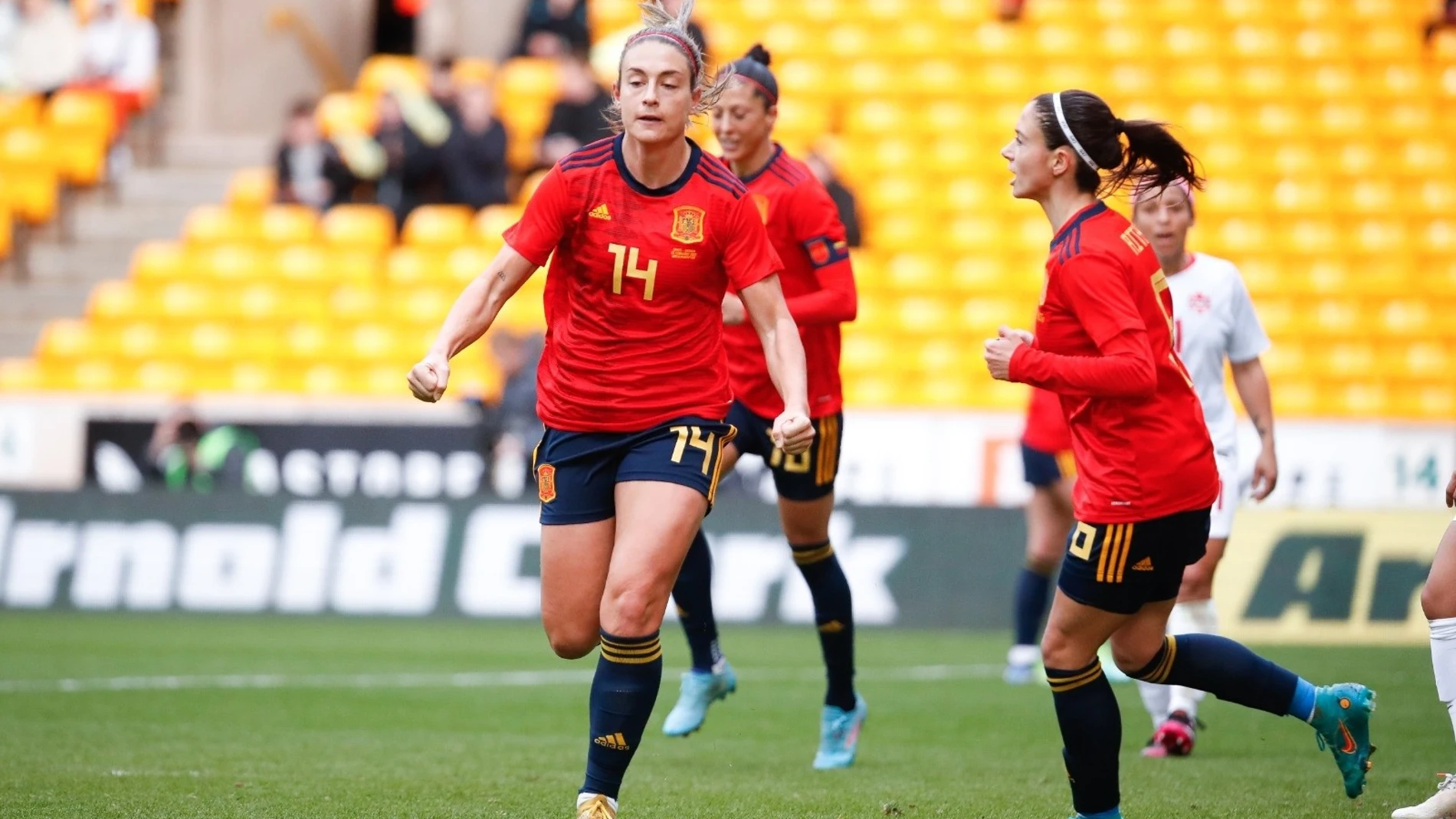 Alexia Putellas celebra su gol en el España-Canadá