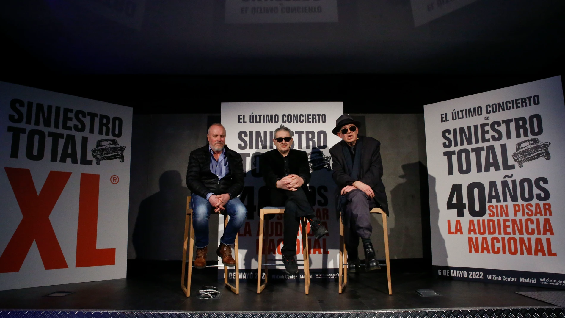 Los componentes de la banda gallega Siniestro Total en la rueda de prensa de su concierto de despedida