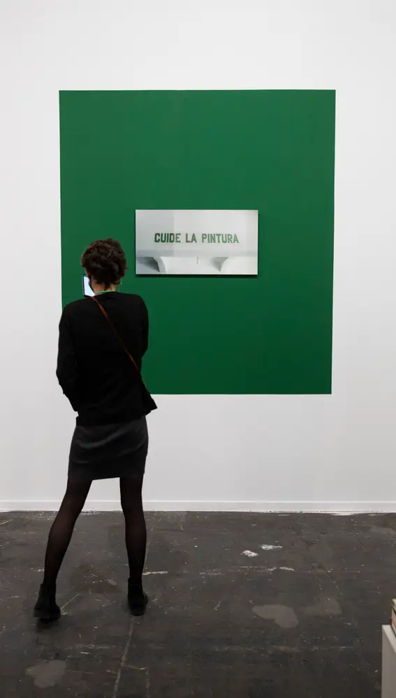 “Cuide la pintura” (2008), de Muntadas. Galería Joan Prats