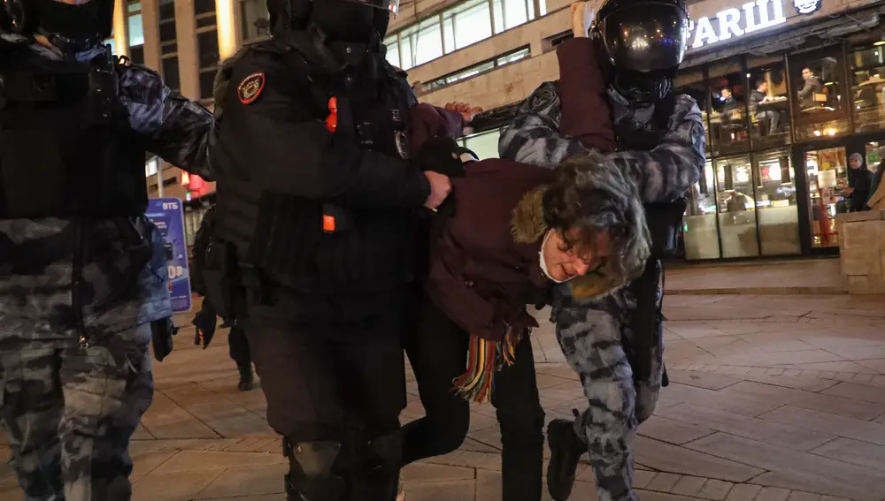 Mas de 1.300 personas fueron detenidas en Moscú tras las protestas por el anuncio de Putin de movilizar a 300.000 reservistas