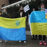 Protesta contra los ataques de Rusia a Ucrania ante la embajada rusa en Madrid