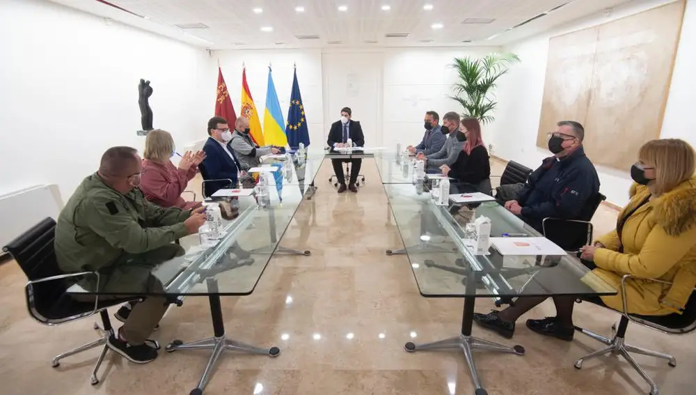 López Miras se ha reunido con representantes de las organizaciones ucranianas en Murcia