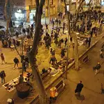  La oposición fuerza a Colau a acabar con el ‘mercado de la miseria’ en el centro de Barcelona