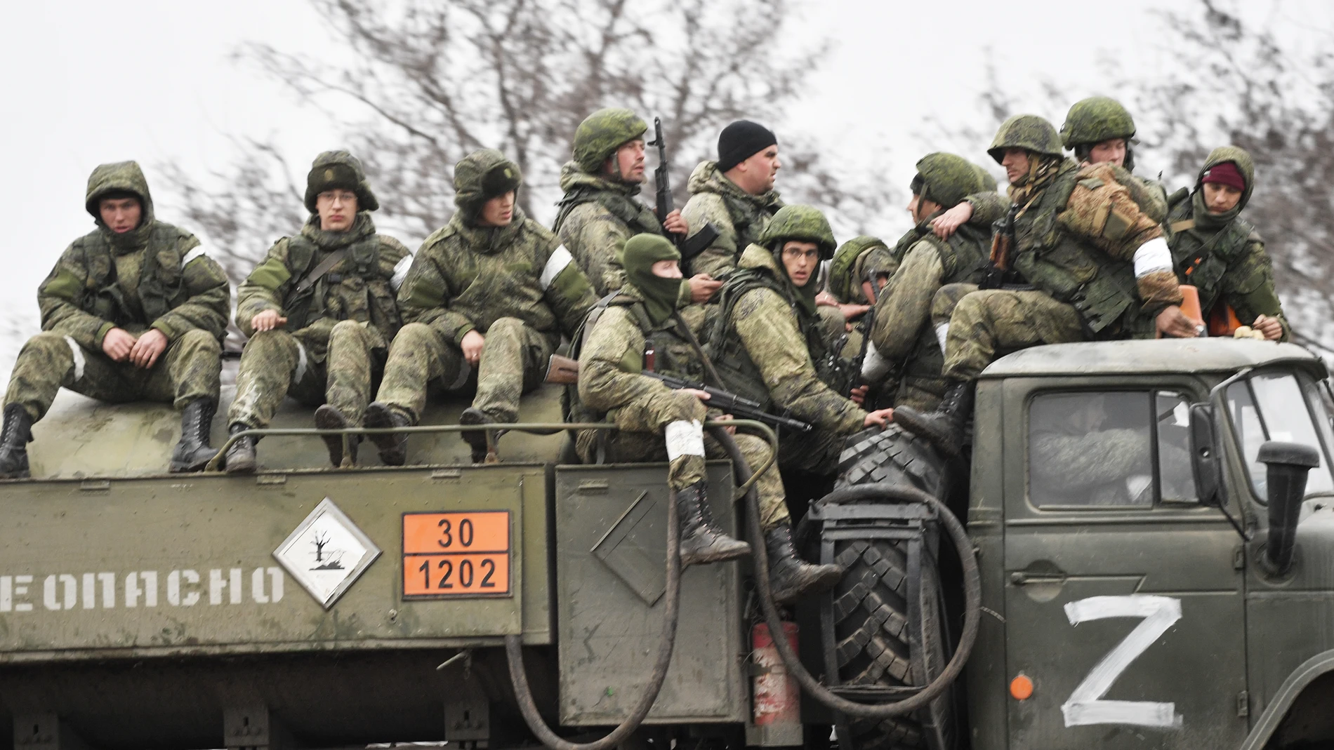 Russian servicemen are seen in Armyansk in the northern part of Crimea, on February 25, 2022, in Crimea. On February 24 Russian President Vladimir Putin announced a military operation in Ukraine following recognition of independence of breakaway Donbas republics. Editorial license valid only for Spain and 3 MONTHS from the date of the image, then delete it from your archive. For non-editorial and non-licensed use, please contact EUROPA PRESS. Editorial license valid for 3 MONTHS from the date of the image, then delete from your archive. For non-editorial and non-licensed use, please contact EUROPA PRESS. 25 FEBRERO 2022;CRIMEA;PUTIN;FORCES Konstantin Mihalchevskiy / Sputn 25/02/2022