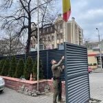 Un miembro de las fuerzas de seguridad en la embajada española en Ucrania a 25 de febreroMINISTERIO DEL INTERIOR25/02/2022