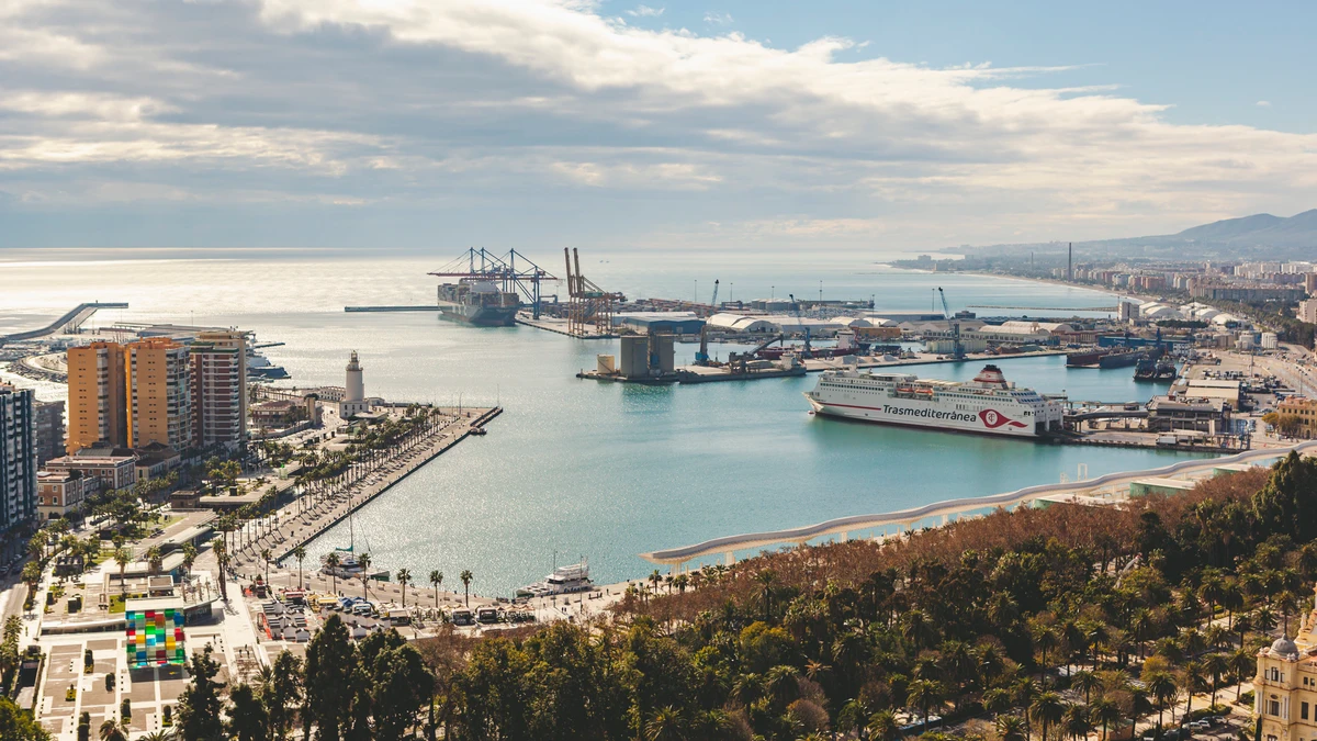 El Puerto de Málaga: siglo y medio de historia integrado en la ciudad