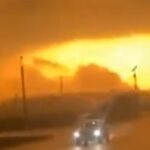 Momento de la explosión de una bomba en un gasoducto en la ciudad ucraniana de Cherskasy