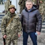 Lomachenko posa con el uniforme del ejército ucraniano