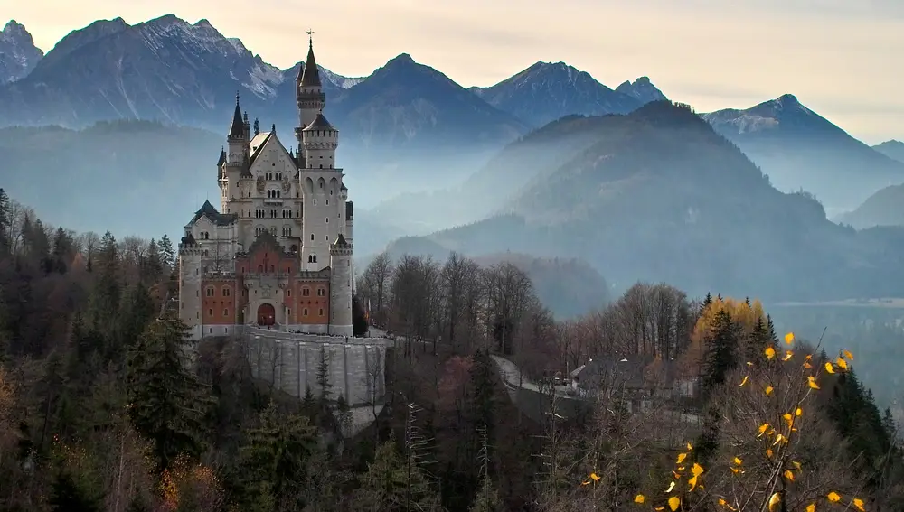 El “Castillo de Neuschwanstein” en Baviera, Alemania
