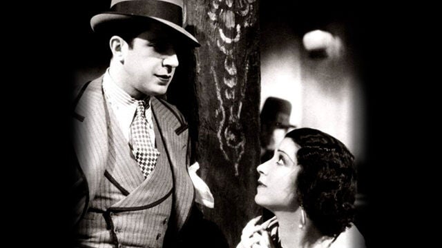 Carlos Gardel (izq.) en "Melodía de arrabal", de 1933