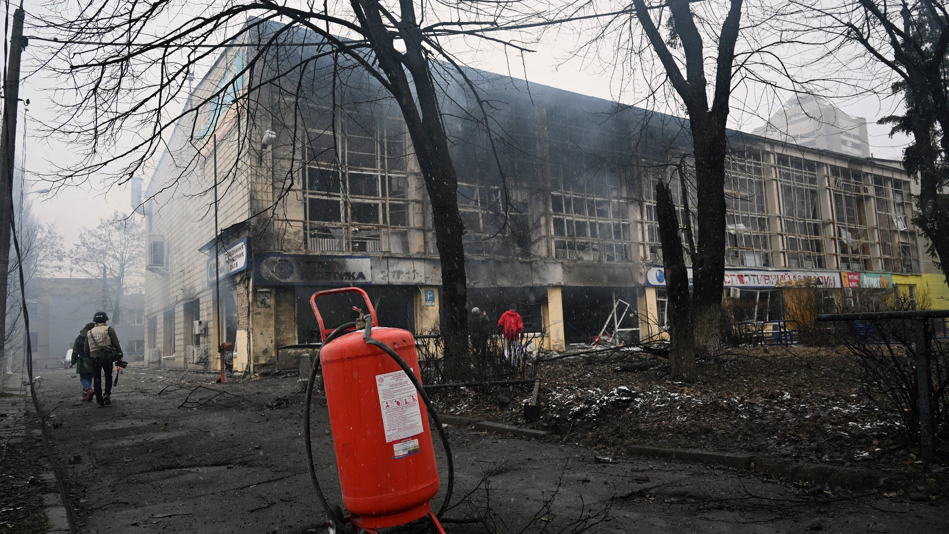 Vista de varios edificios destruidos tras el bombardeo ruso a la torre de televisión de Kiev (Ucrania). EFE/ Ignacio Ortega