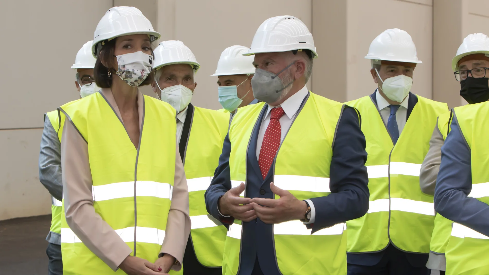 Visita de la ministra Reyes Maroto a las obras de la planta de Villabrázaro