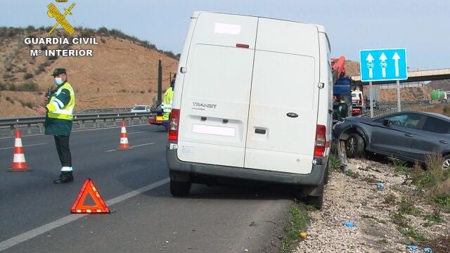 La Guardia Civil investiga a una joven conductora por el atropello mortal de un peatón en la autovía de Murcia