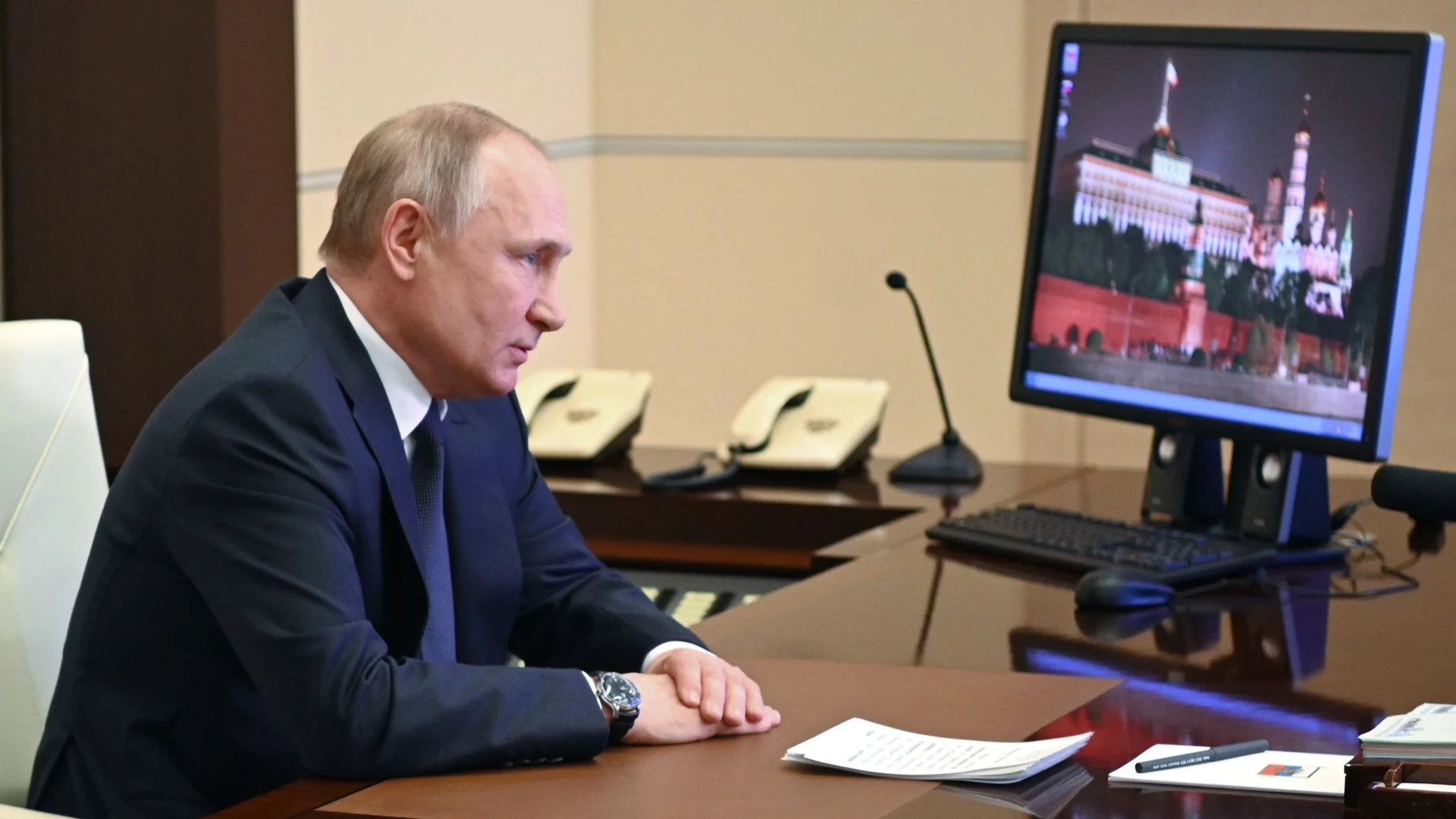 Putin en una videoconferencia en el Kremlin