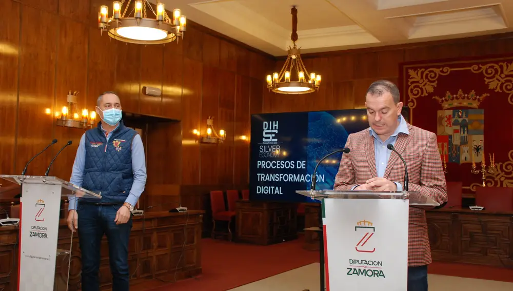 El presidente de la Diputación de Zamora, Francisco José Requejo; y el diputado de Desarrollo Económico, Emilio Fernández, presentan el proyecto