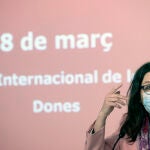 La vicepresidenta y Portavoz del Gobierno valenciano, Mónica Oltra, durante la rueda de prensa posterior al Pleno del Consell
