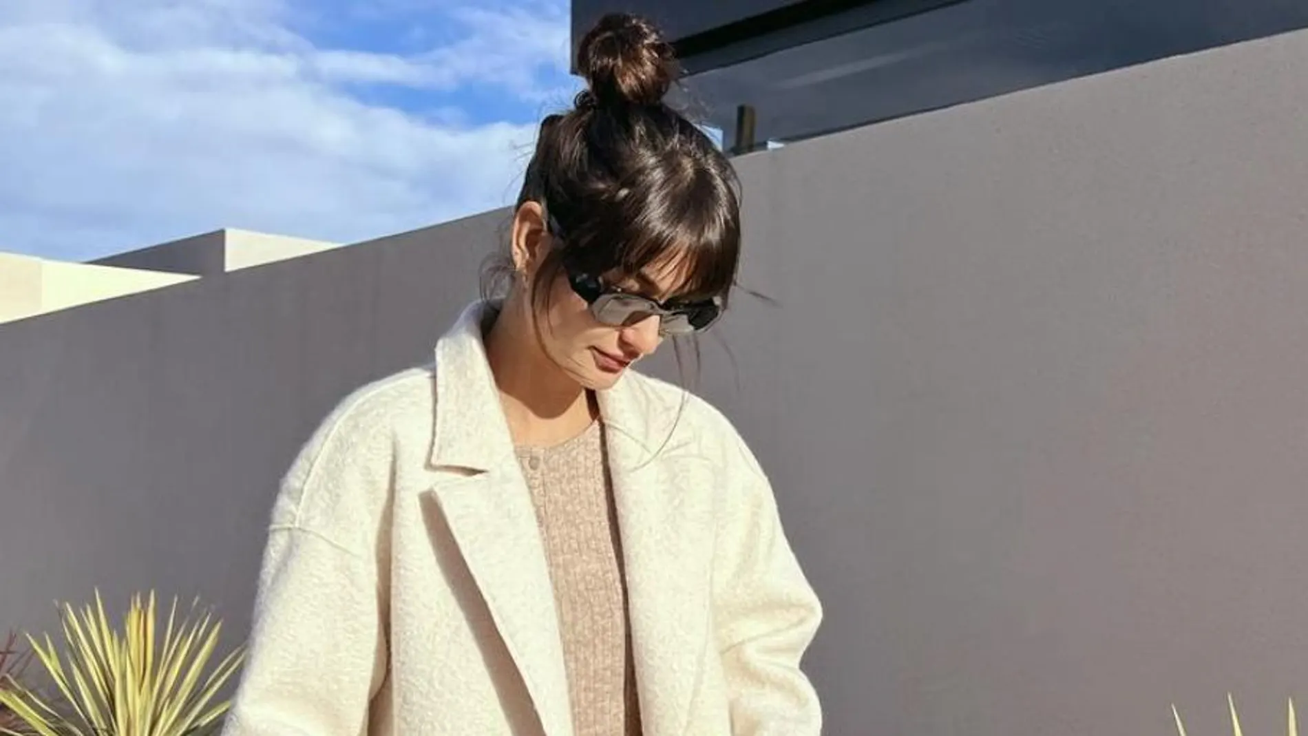 Look básico y estiloso de Estela Grande.
