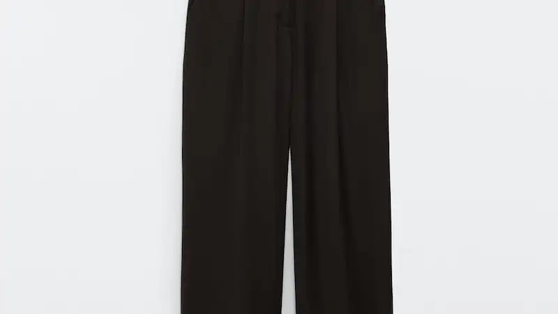 Pantalón sarga ‘dad pants’, de Massimo Dutti