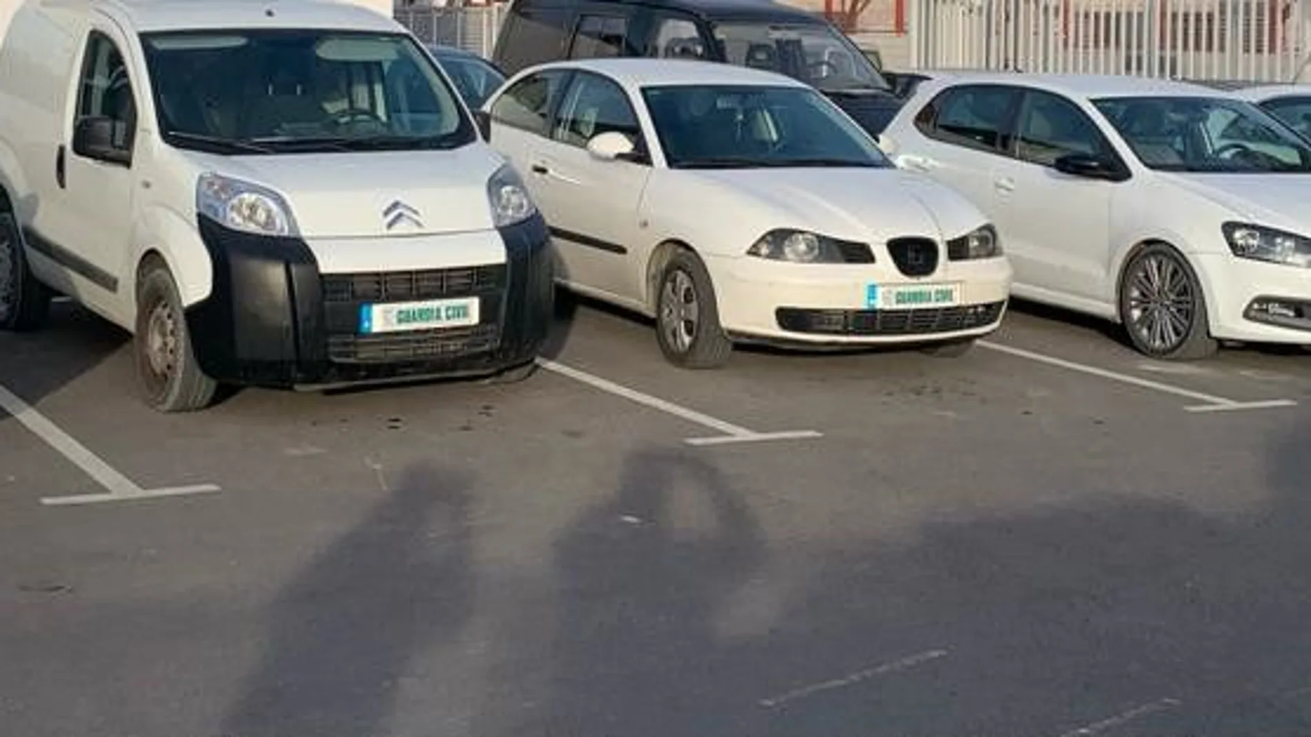 Algunos de los coches que tenía la banda