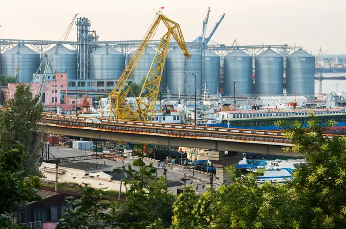 Rusia ataca con misiles el puerto de Odesa al día siguiente del acuerdo para exportar cereales
