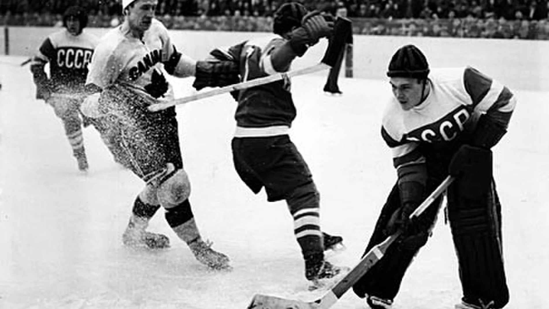 La URSS se proclamó campeona del mundo sobre hockey hielo ante Canadá el 7 de marzo de 1954