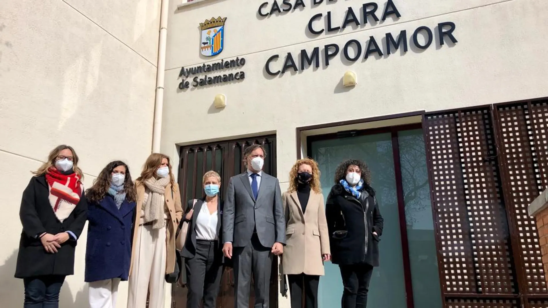 El alcalde de Salamanca, Carlos García-Carbayo, inaugura la Casa de la Mujer "Clara Campoamor"