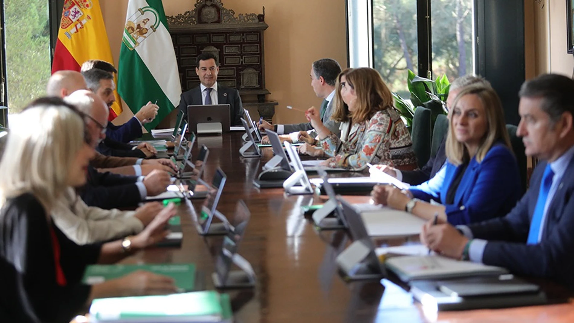 Inicio de la histórica reunión del Consejo de Gobierno celebrada en el Parque Nacional de Doñana en octubre de 2019 bajo la presidencia de Juanma Moreno, en una imagen de archivo. JUNTA DE ANDALUCÍA (Foto de ARCHIVO)